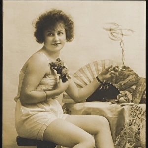 Female Type / Smoking 1920