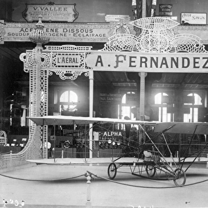Fernandez stand at the Salon Aeronautique in 1909