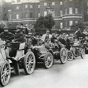 Finish of the Thousand Miles Trial in 1900