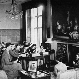 Finishing School for debutantes moves from abroad, 1939
