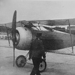 Fokker DV, (forward view, on the ground, tail-up)