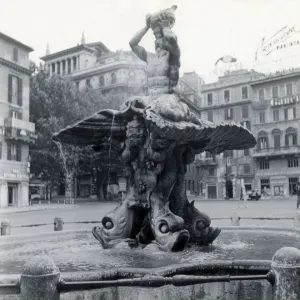 Fontana del Tritone, Rome, Italy