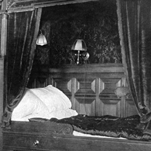 Four-Poster Bedroom on board Titanic