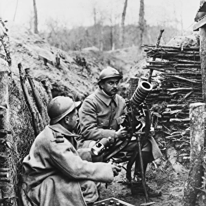 French soldiers in a trench 1916