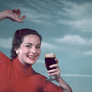 Girl & Guinness 1950S