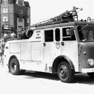 GLC-LFB - Dual purpose pump-escape fire engine