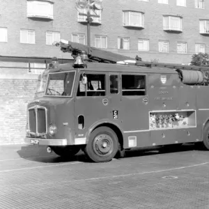 GLC-LFB - Dual purpose pump-escape fire engine