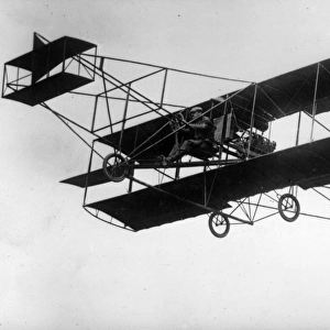 Glenn Curtiss flying the Curtiss-Herring No 1