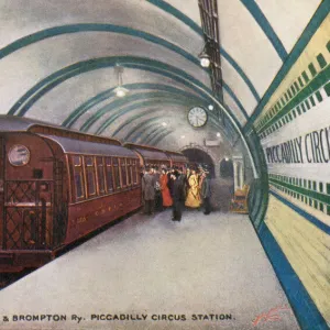 Great Northern, Piccadilly and Brompton Railway - Piccadilly Circus Station - The