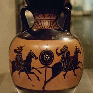 Greek art. Panathenaic amphora. Black figures. Riders throwi