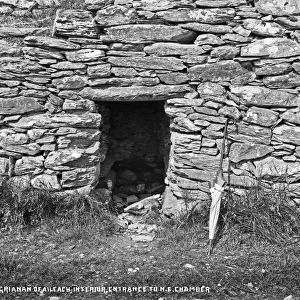 Grianan of Aileach, Interior, Entrance to N. E. Chamber
