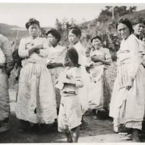 Group of women and children, Korea, c. 1910