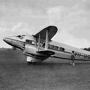 De Havilland DH86 Dragon Express (side view, (running-u