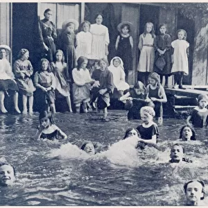 Heatwave - girls enjoying a bathe at Victoria Park, London