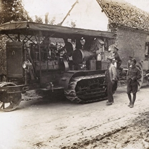 Holt tractor transporting heavy artillery, WW1
