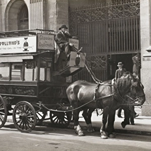 Horse-drawn omnibus, London, 1945