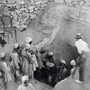 Howard Carter at the excatvation of Tutankhamun