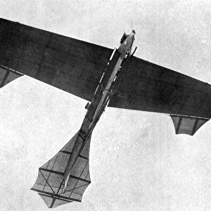Hubert Latham at Rheims, 1909 - the Bird Man in Full Flight