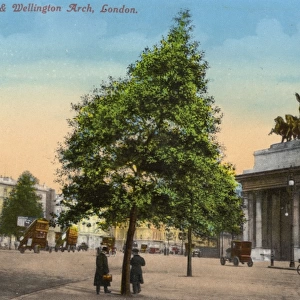 Hyde Park Corner - Piccadilly and Wellington Arch, London