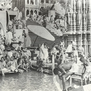 India - Natives bathing in the Ganges, Benares