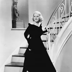 Jean Harlow in a strking black and white gown