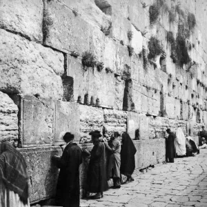 Jewish people praying at the Wailing Wall, Jerusalem