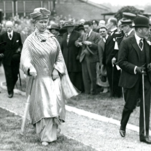 King George V and Queen Mary with AVM J. E. A. Higgins