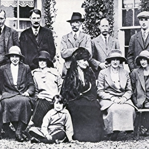 Lady Elizabeth Bowes-Lyon and family