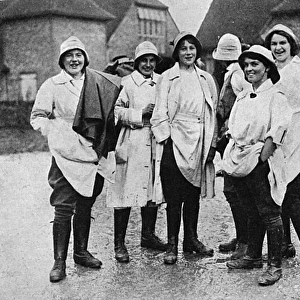 Land girls on a Surrey farm, WW1