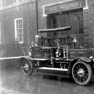 LCC-LFB Holloway fire station with motorised pump