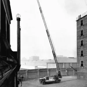 LCC-LFB Metz 100 foot turntable ladder at drills LCC-LFB Metz 100 foot turntable ladder at drills