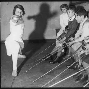 Learning to Lunge 1930S