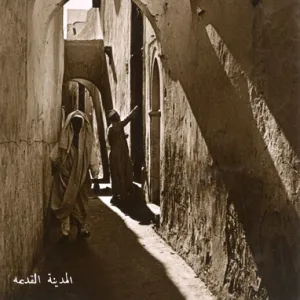 Libya - Tripoli - narrow passage within the Old City