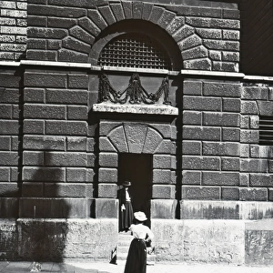 Life of Charles Dickens - Entrance to Newgate Prison