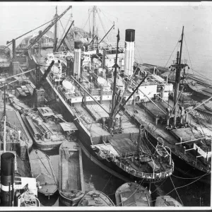 London Docks 1930S