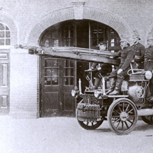London Fire Brigade - Tottenham Station and Engine