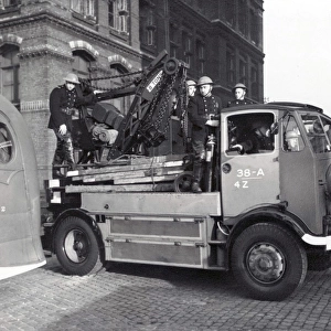 London Region NFS / AFS breakdown lorry with crew, WW2