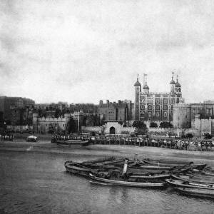 London / Tower / 1890 / Photo