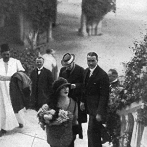 Lord Carnarvon arrives at Luxor with his daughter