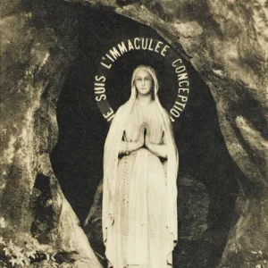 Lourdes - The statue in the Grotto