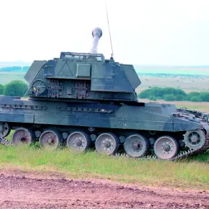 M109 155 mm calibre self-propelled howitzer M109 155 mm calibre self-propelled howitzer