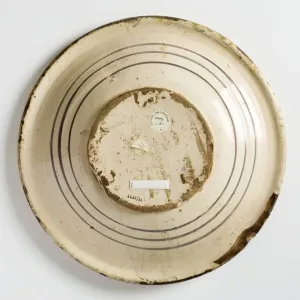 Maiolica plate, underside Maiolica plate, underside