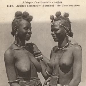 Mali, Africa - Young women from Timbuktu