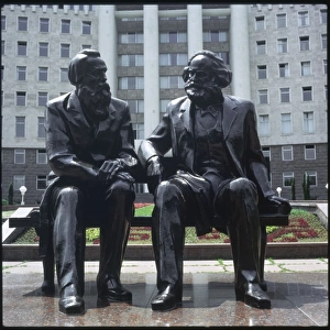 Marx / Engels Statue Ussr