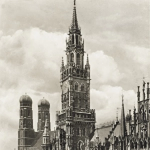 Munich - Neue Rathaus (New Town Hall) & Cathedral