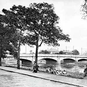 Musselburgh Bridge, Edinburgh early 1900's