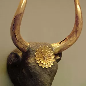 Mycenaean art. Greece. Silver rhyton as head of a bull with