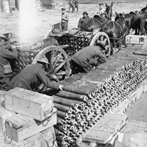 New Zealand gunners loading ammunition, France, WW1