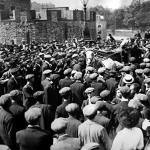 Obstructive crowd of men during dock strike, London
