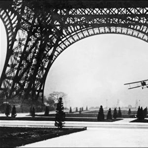 Paris / Eiffel Tower 1926